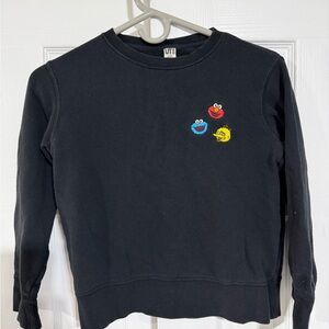 KAWS x Sesame Street kids Black Crewneck Sweatshirt Uniqlo LIMITED EDITION
